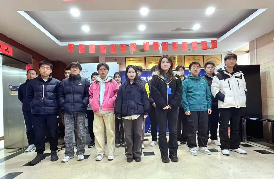 叮！結(jié)班成功！這張合照，是我們努力的最好